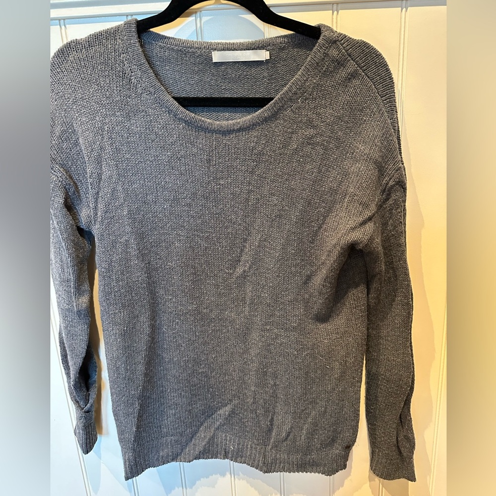 ONE GRAY DAY Ladies Women’s Size Small Grey Scoop Neck Sweater NWT